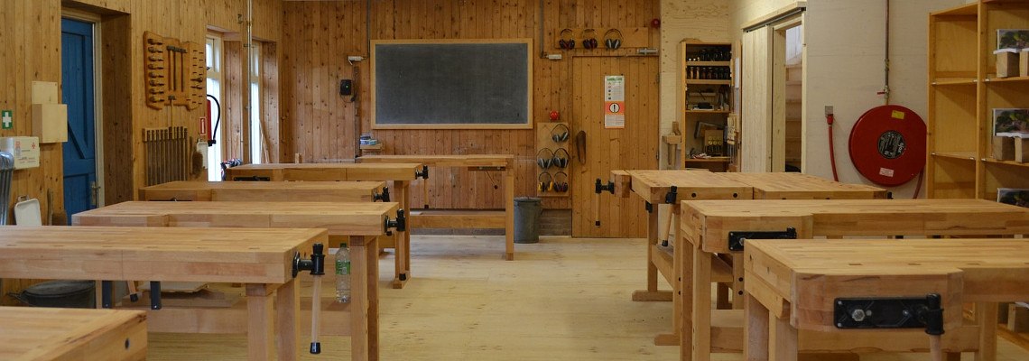 Duiker pindas passagier Cursussen meubelmaken, houtbewerken en opleiding tot meubelmaker