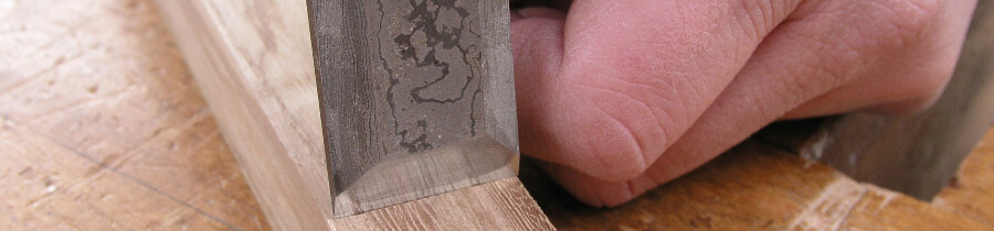 hout afsteken met een geslepen beitel