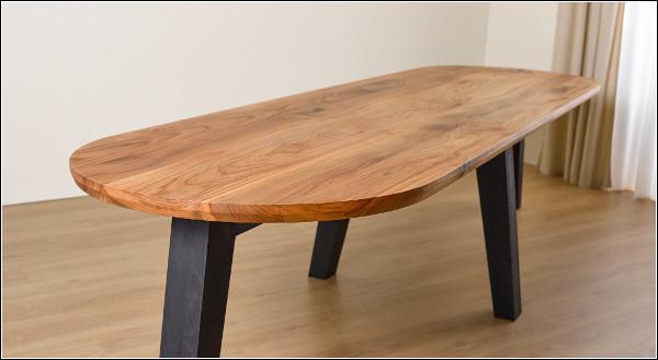 Tafel Casper Rutges uitgevoerd in iepenhout