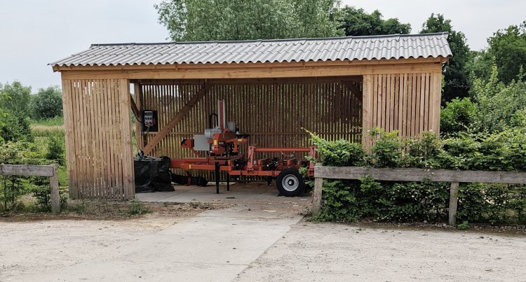 In eigen beheer rondhout zagen tot meubelhout | De Schrijn