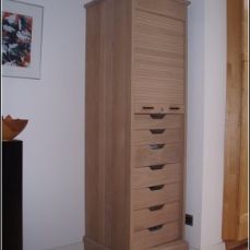 Ladenkast met rolluik
Uitgevoerd in eikenhout door André Tinhout