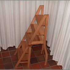 Bibliotheektrap
Uitgevoerd in iepenhout door Robert Ruis