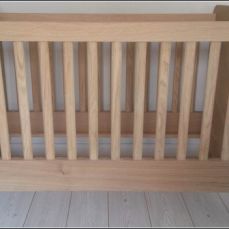 Kinderbed
Uitgevoerd in eikenhout door Bertus Clements