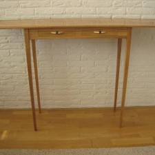 Sidetable
Uitgevoerd in kersenhout door Richard Iodice