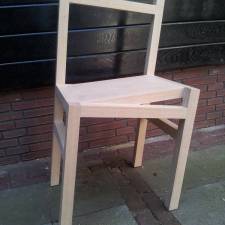 9,5° tilted chair, ontwerp Rasmus B. Fex
Uitgevoerd in Amerikaans essenhout door Walter Nootebos