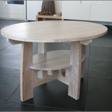 Salontafel in Shakerstijl
Uitgevoerd in eikenhout door Rolf Moerman