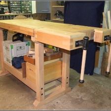 Meubelmakerswerkbank met dubbele achtertang
Uitgevoerd in gestoomd beuken en steenbeuken door Rob v