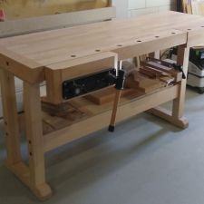 Meubelmakerswerkbank
Uitgevoerd in gestoomd beuken door Vincent Vallenduuk